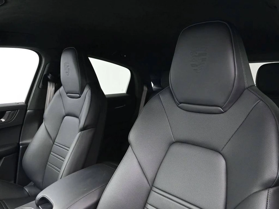 2025 Porsche 9Y0/9Y3 Cayenne Turbo GT - Image 5 of 5