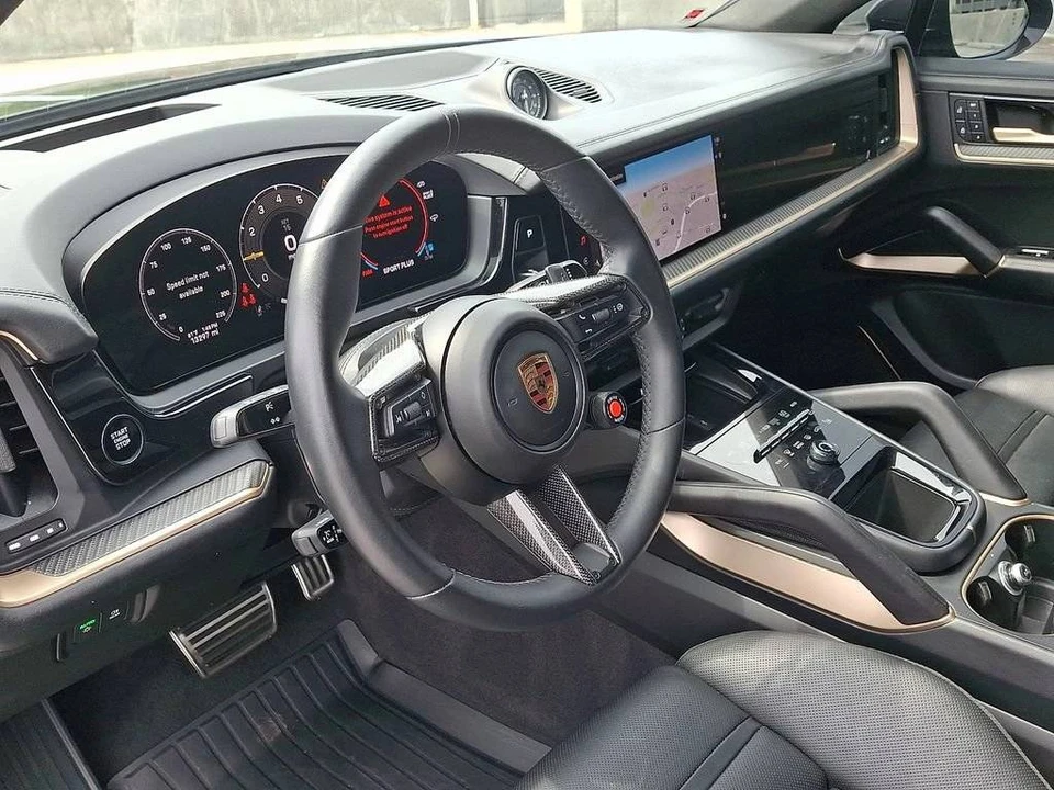 2025 Porsche 9Y0/9Y3 Cayenne Turbo GT - Image 4 of 4