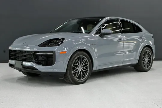 2025 Porsche Cayenne Turbo S E-Hybrid Sport Utility 4D