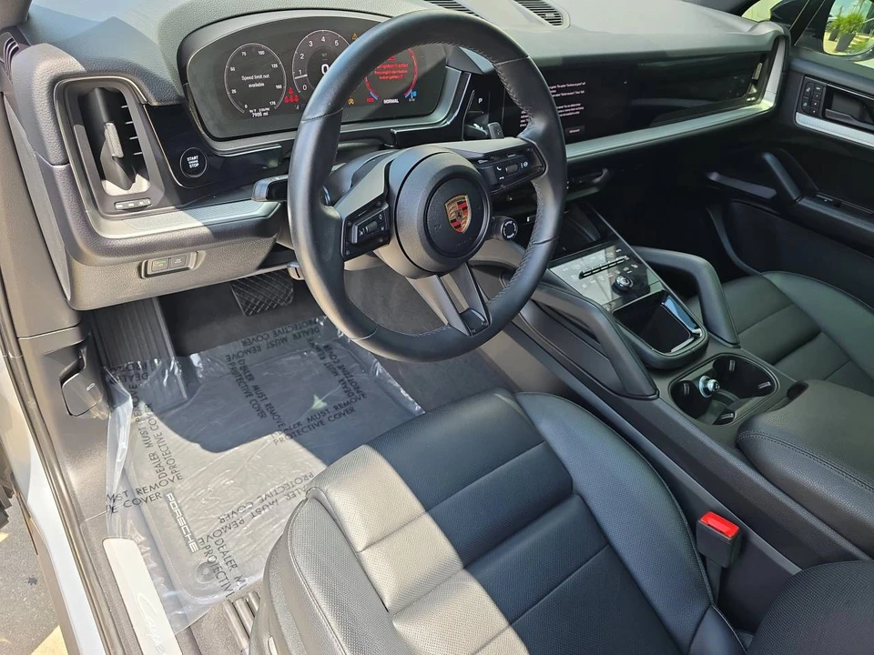 2025 Porsche 9Y0/9Y3 Cayenne - Image 4 of 5