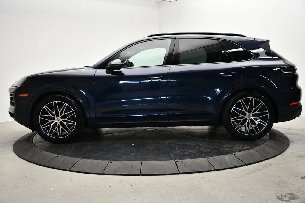 2025 Porsche 9Y0/9Y3 Cayenne - Image 2 of 5