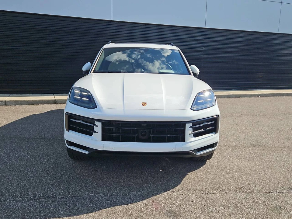 2025 Porsche 9Y0/9Y3 Cayenne - Image 2 of 5