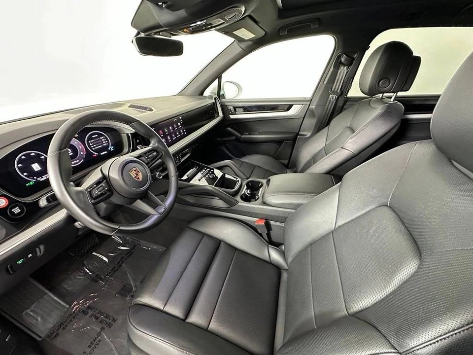 2025 Porsche 9Y0/9Y3 Cayenne - Image 4 of 5