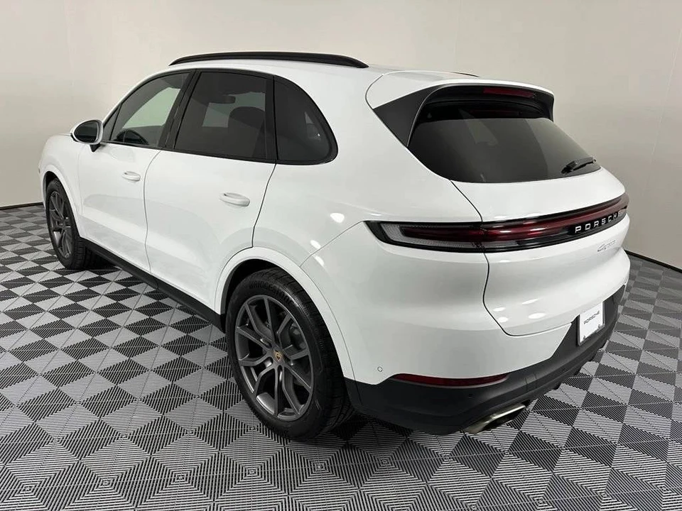 2025 Porsche 9Y0/9Y3 Cayenne - Image 3 of 5