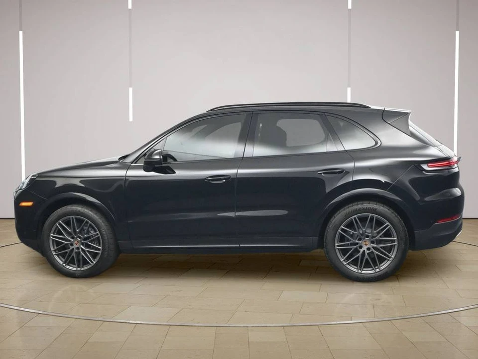 2025 Porsche 9Y0/9Y3 Cayenne - Image 2 of 5