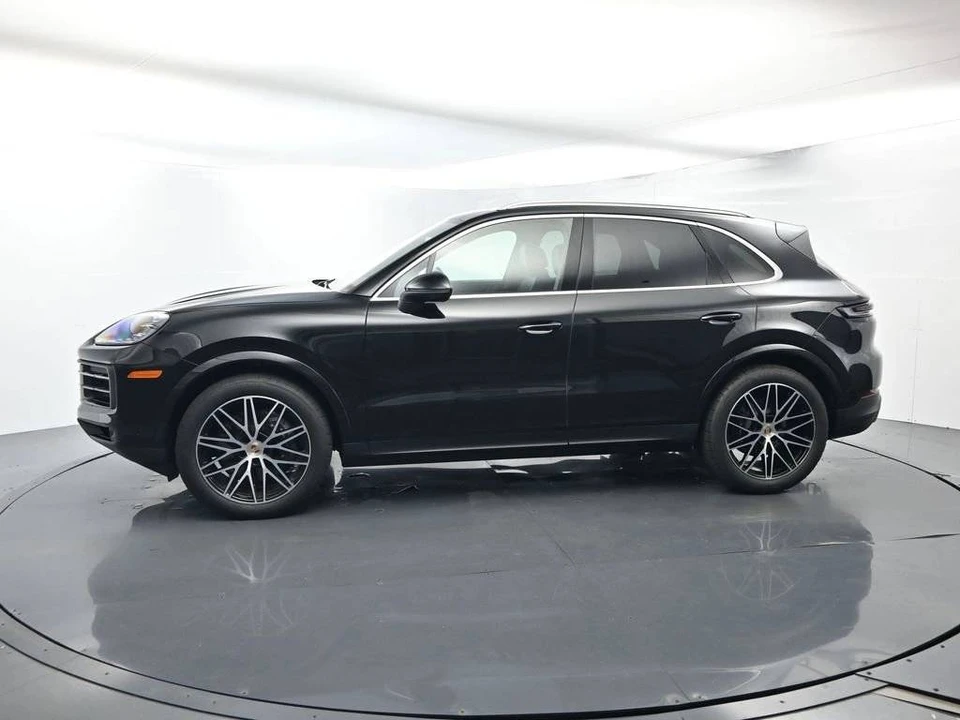 2025 Porsche 9Y0/9Y3 Cayenne - Image 2 of 5