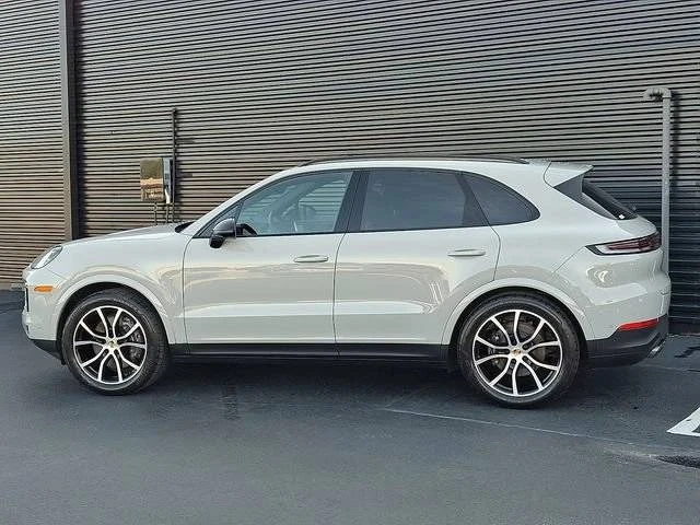 2025 Porsche 9Y0/9Y3 Cayenne - Image 2 of 4
