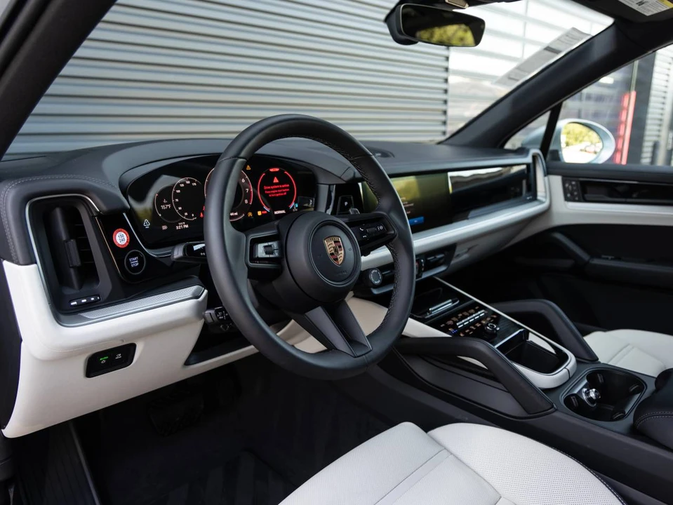 2025 Porsche 9Y0/9Y3 Cayenne - Image 4 of 5