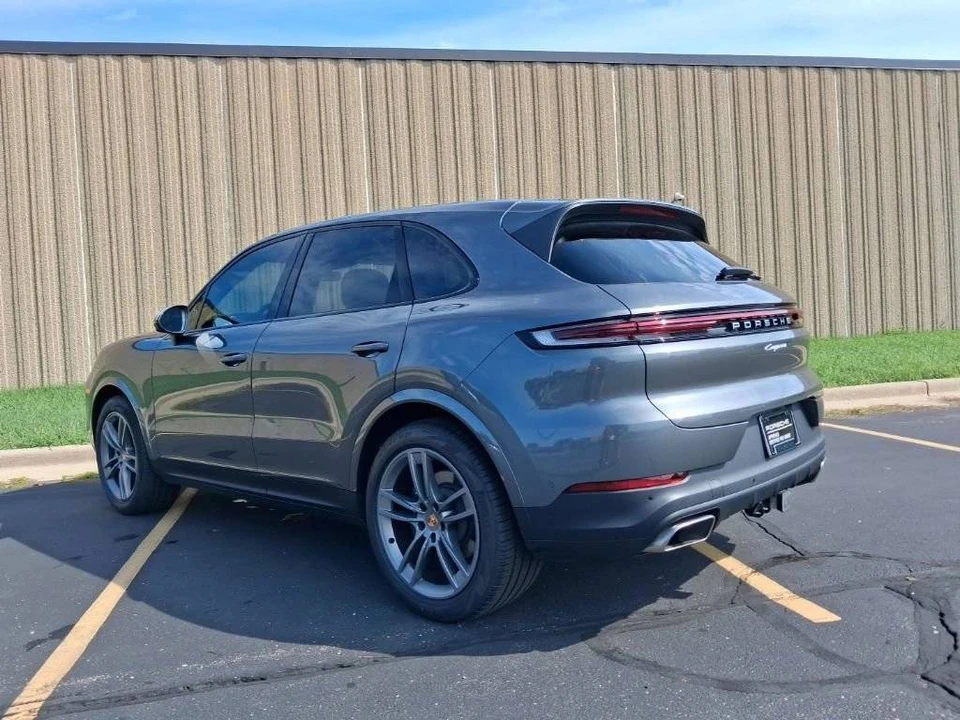 2025 Porsche 9Y0/9Y3 Cayenne - Image 3 of 4