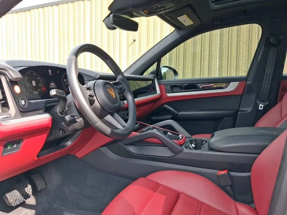 2025 Porsche 9Y0/9Y3 Cayenne - Image 4 of 4