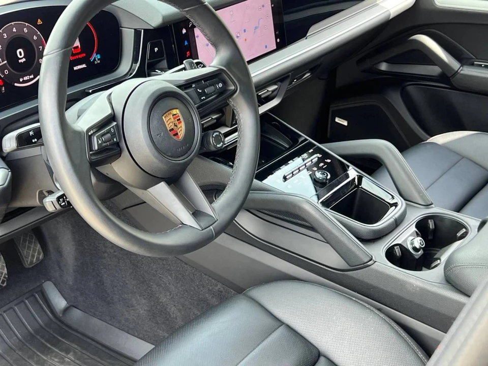 2025 Porsche 9Y0/9Y3 Cayenne - Image 4 of 4