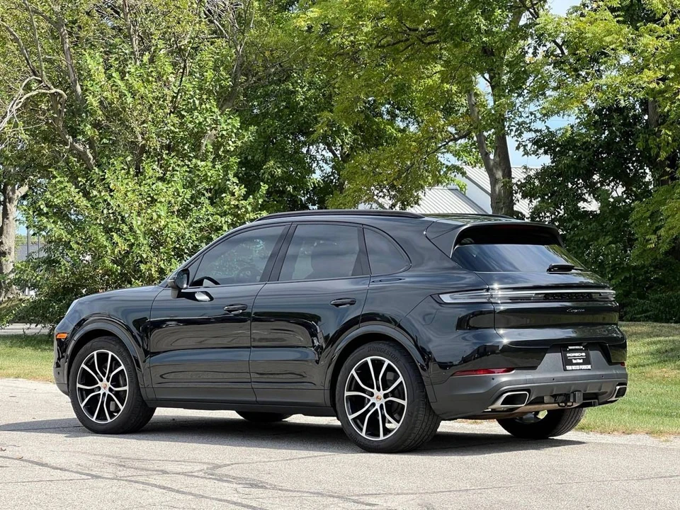 2025 Porsche 9Y0/9Y3 Cayenne - Image 3 of 4