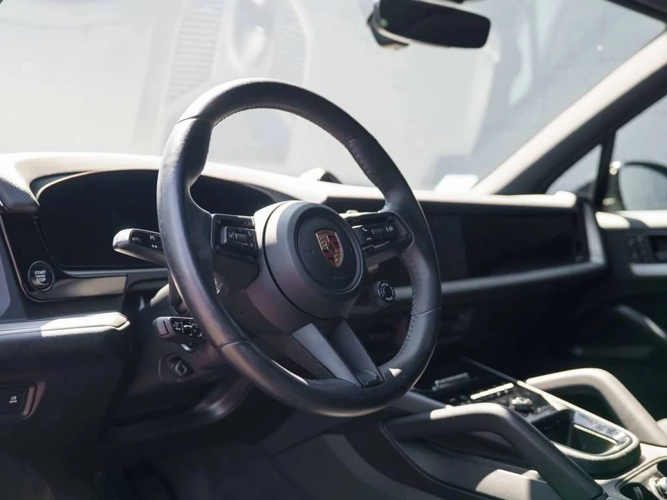 2025 Porsche 9Y0/9Y3 Cayenne - Image 4 of 4