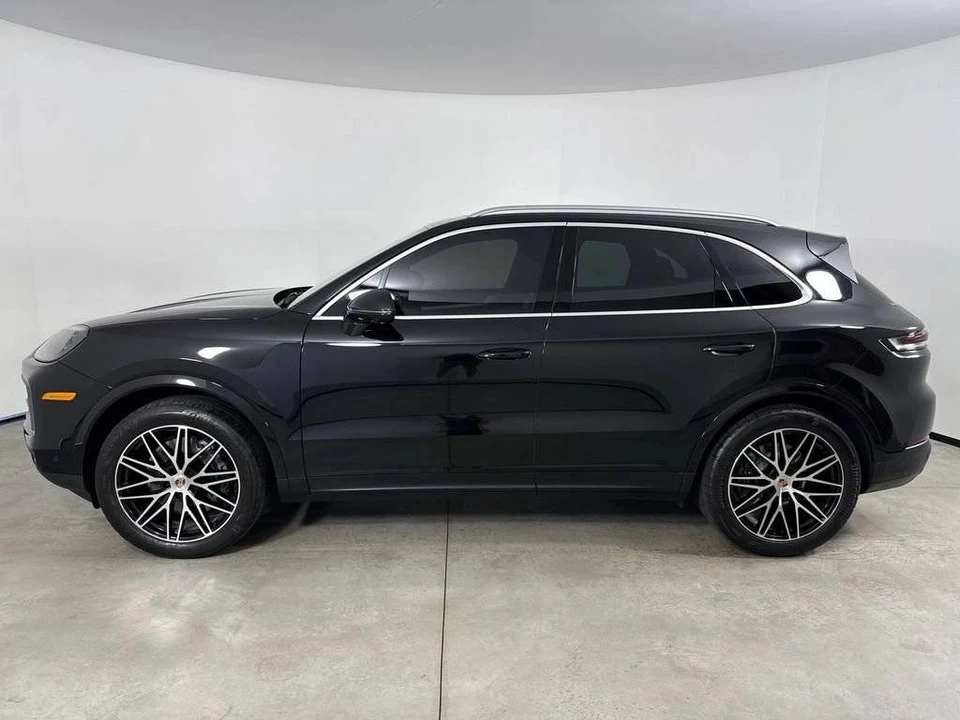 2025 Porsche 9Y0/9Y3 Cayenne - Image 2 of 5