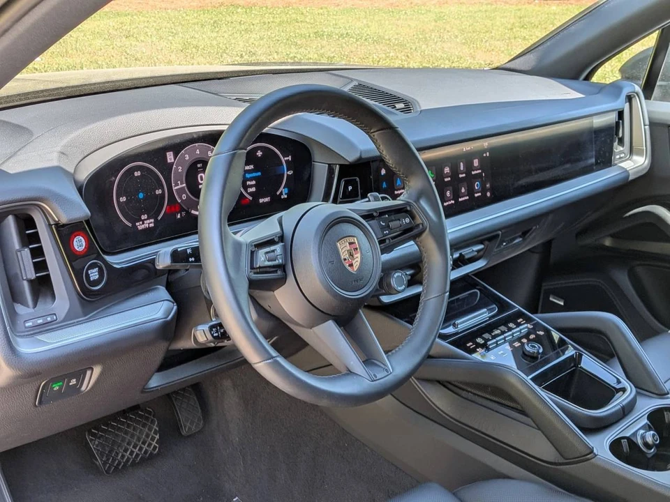 2025 Porsche 9Y0/9Y3 Cayenne - Image 4 of 5