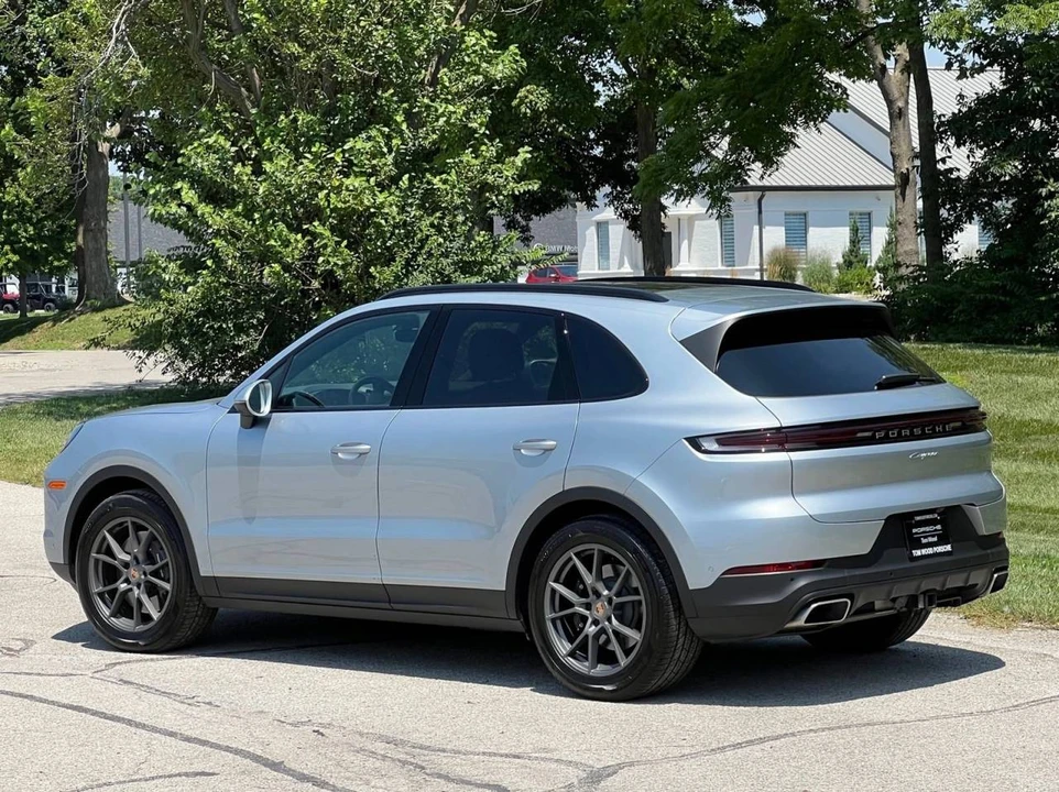 2025 Porsche 9Y0/9Y3 Cayenne - Image 3 of 5
