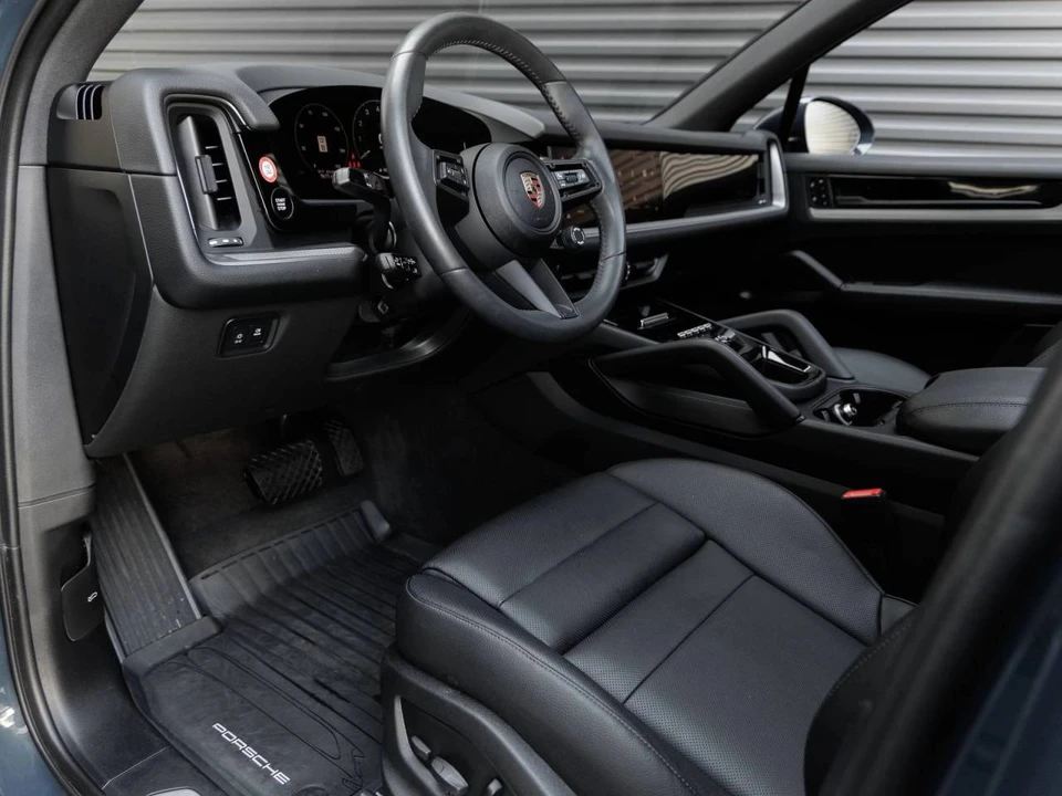 2025 Porsche 9Y0/9Y3 Cayenne - Image 4 of 4