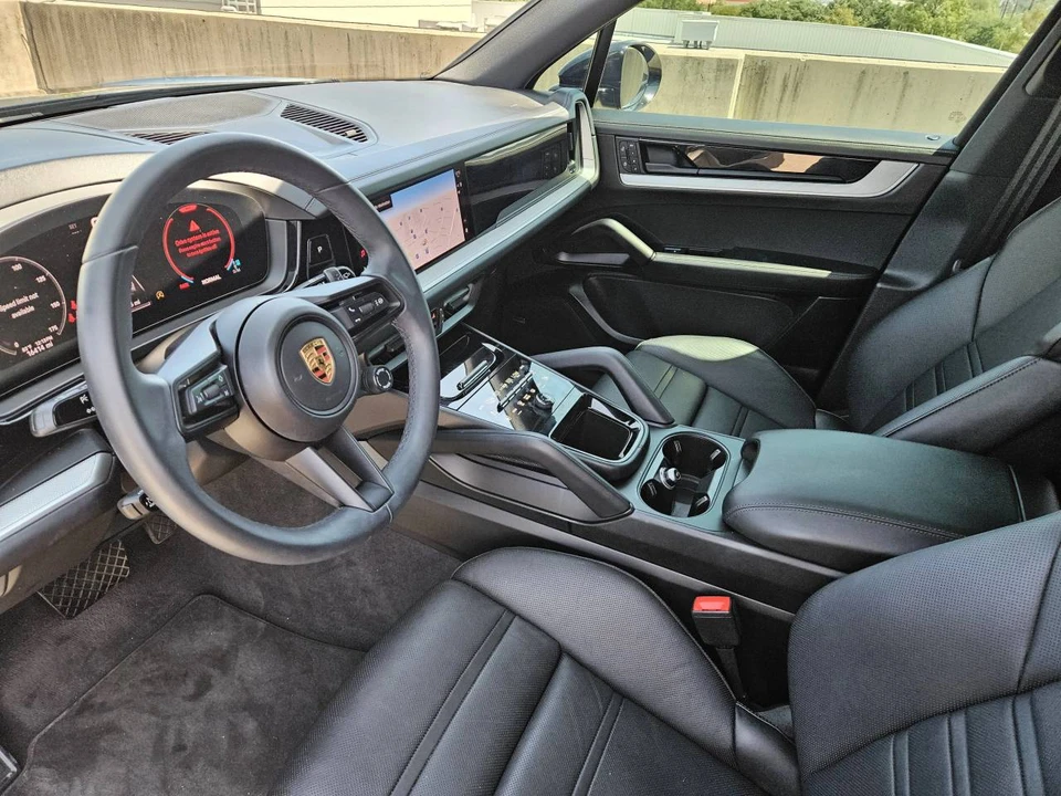 2025 Porsche 9Y0/9Y3 Cayenne - Image 4 of 5
