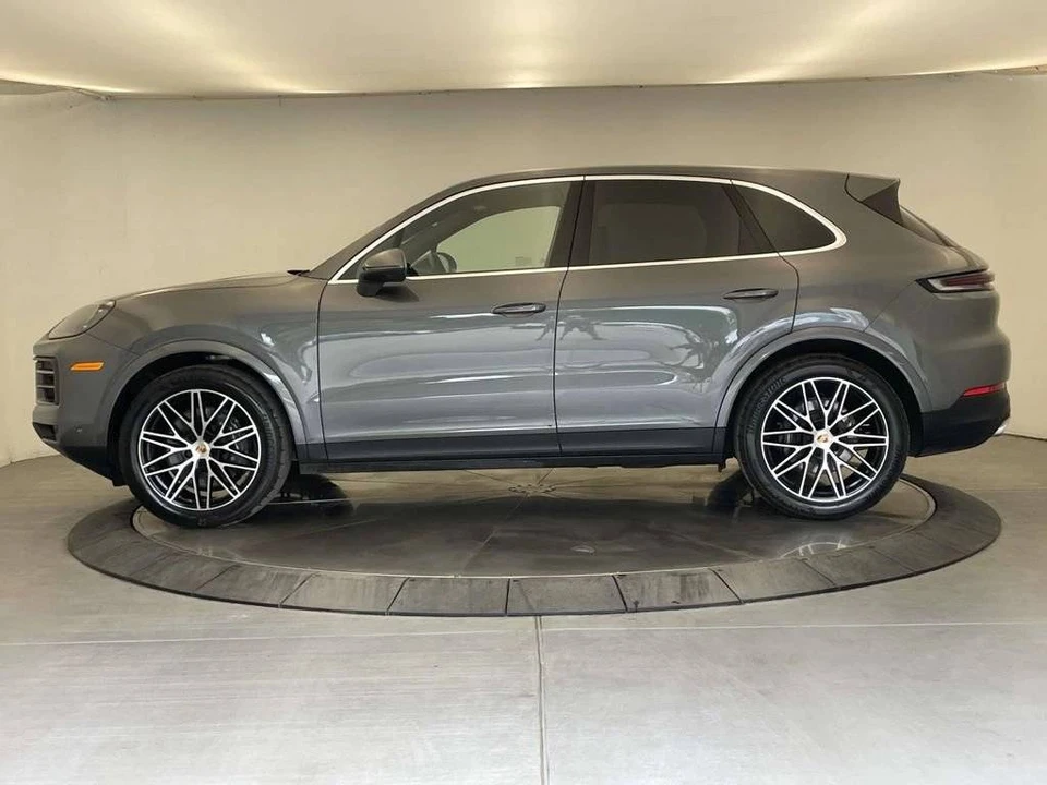 2025 Porsche 9Y0/9Y3 Cayenne - Image 2 of 5