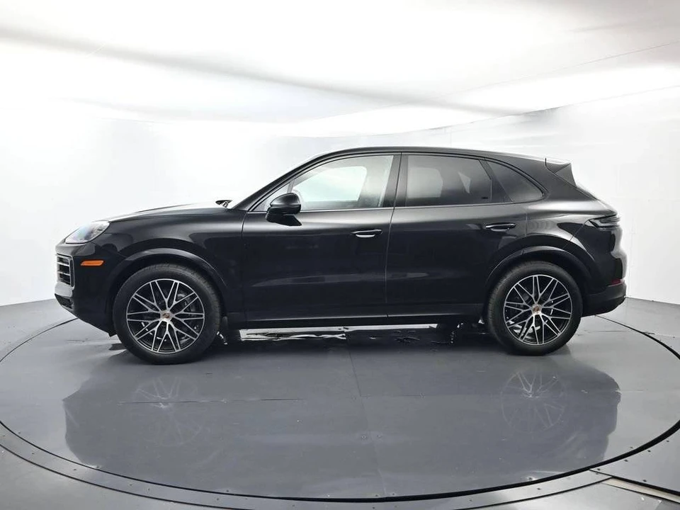2025 Porsche 9Y0/9Y3 Cayenne - Image 2 of 5
