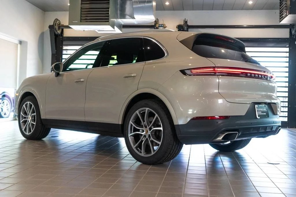 2025 Porsche 9Y0/9Y3 Cayenne - Image 3 of 5