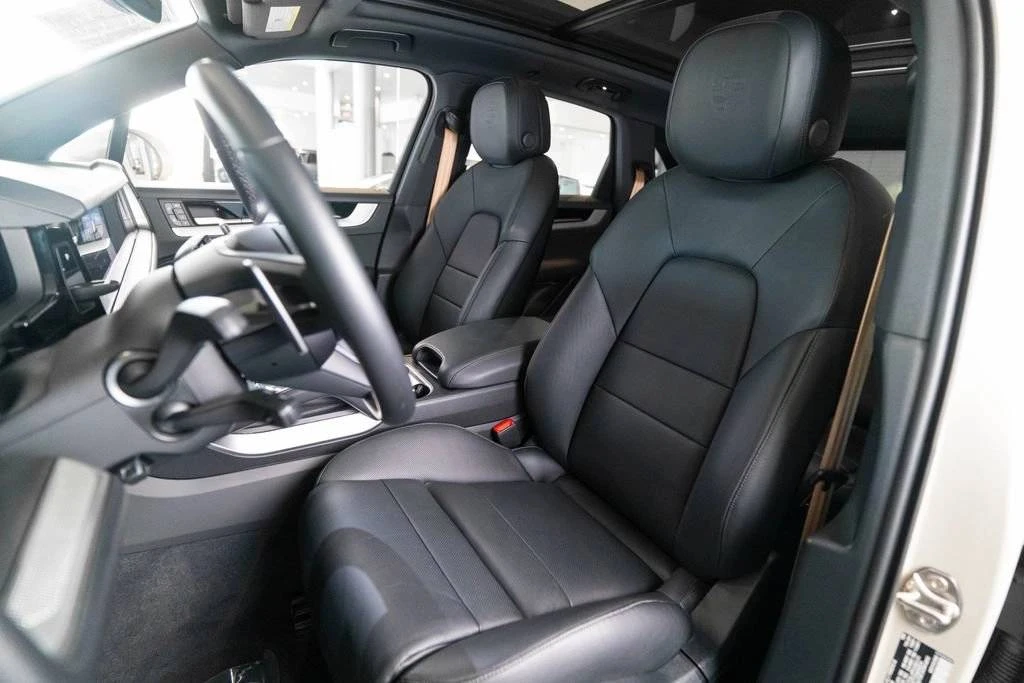 2025 Porsche 9Y0/9Y3 Cayenne - Image 5 of 5