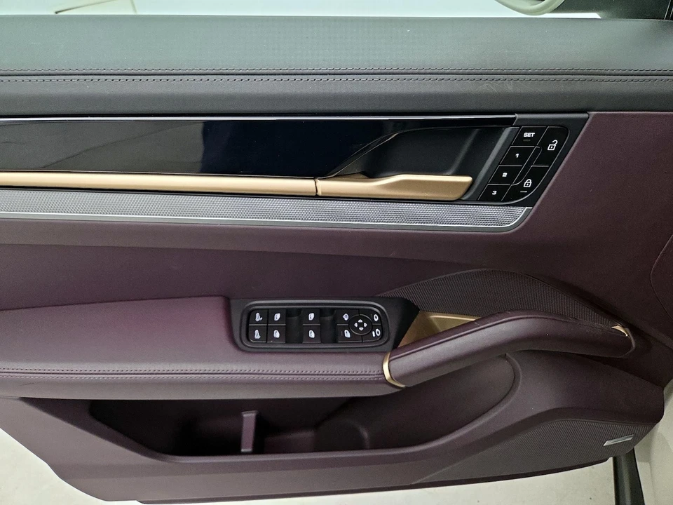 2025 Porsche 9Y0/9Y3 Cayenne - Image 13 of 28