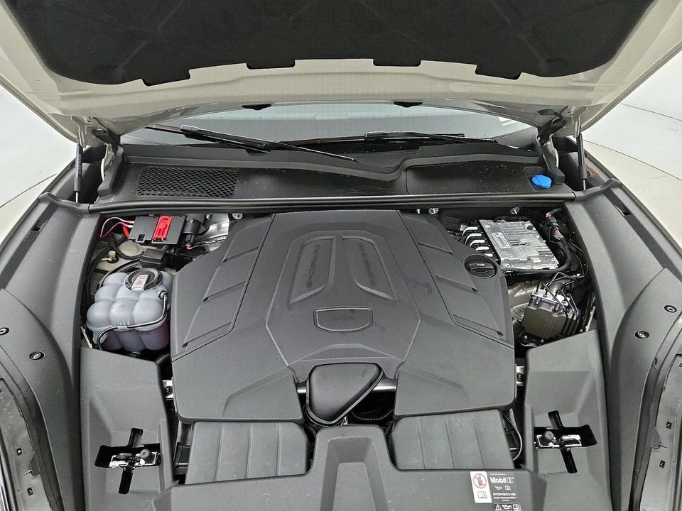 2025 Porsche 9Y0/9Y3 Cayenne - Image 24 of 28