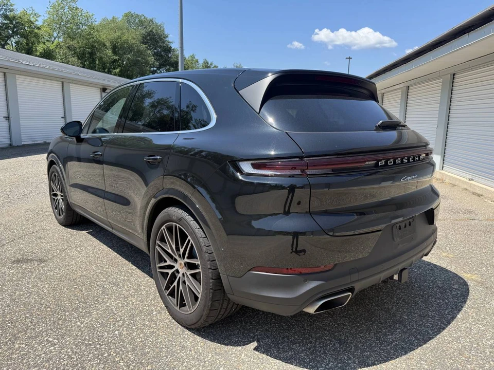 2025 Porsche 9Y0/9Y3 Cayenne - Image 3 of 5