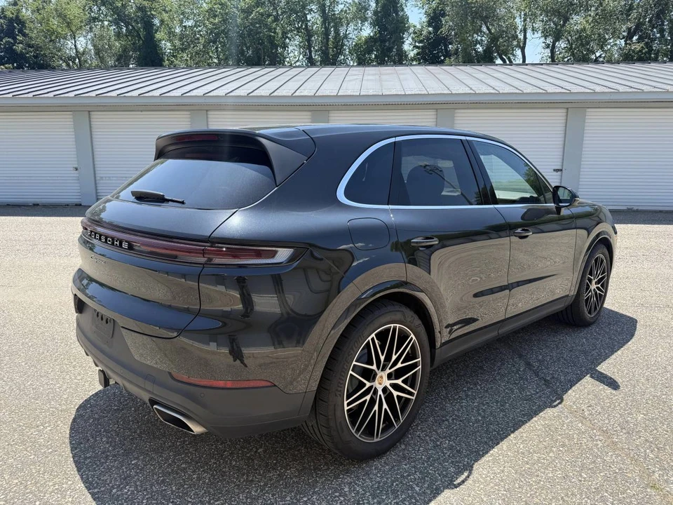 2025 Porsche 9Y0/9Y3 Cayenne - Image 5 of 5