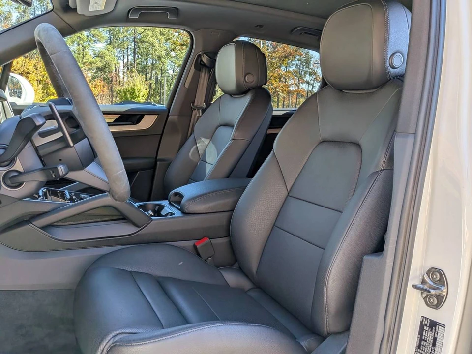 2025 Porsche 9Y0/9Y3 Cayenne - Image 5 of 5
