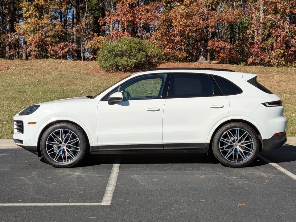 2025 Porsche 9Y0/9Y3 Cayenne - Image 2 of 5