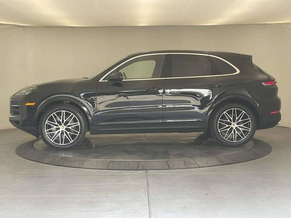 2025 Porsche 9Y0/9Y3 Cayenne - Image 2 of 5