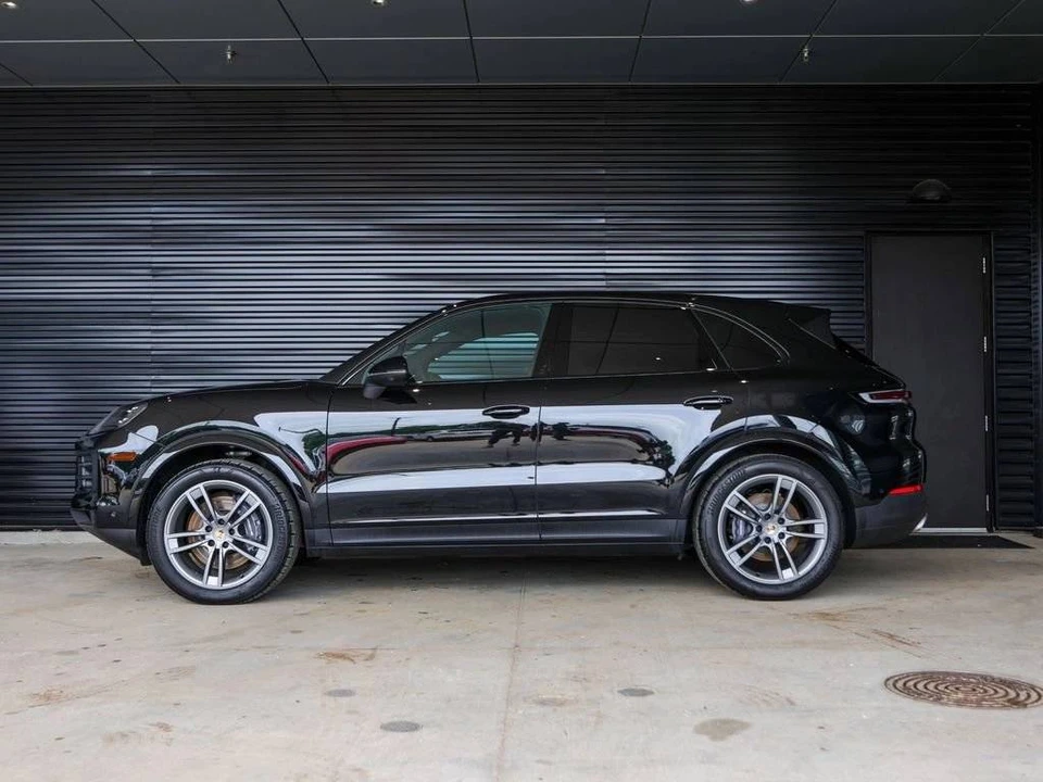 2025 Porsche 9Y0/9Y3 Cayenne - Image 2 of 5