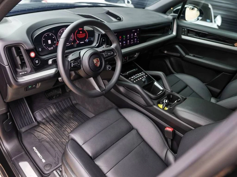 2025 Porsche 9Y0/9Y3 Cayenne - Image 4 of 5