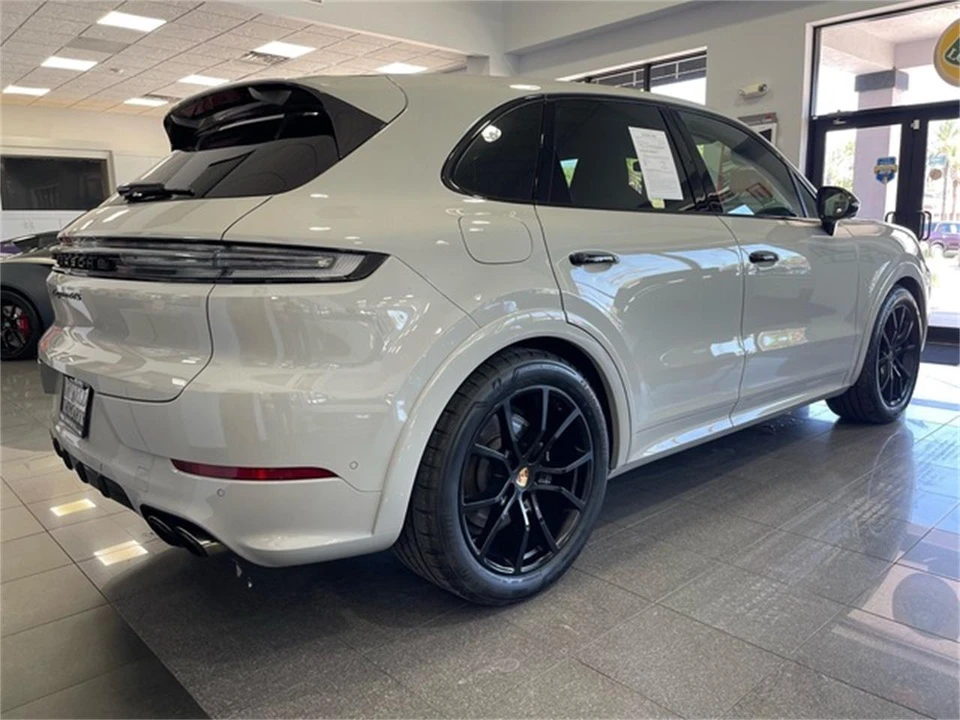 2025 Porsche 9Y0/9Y3 Cayenne - Image 5 of 31