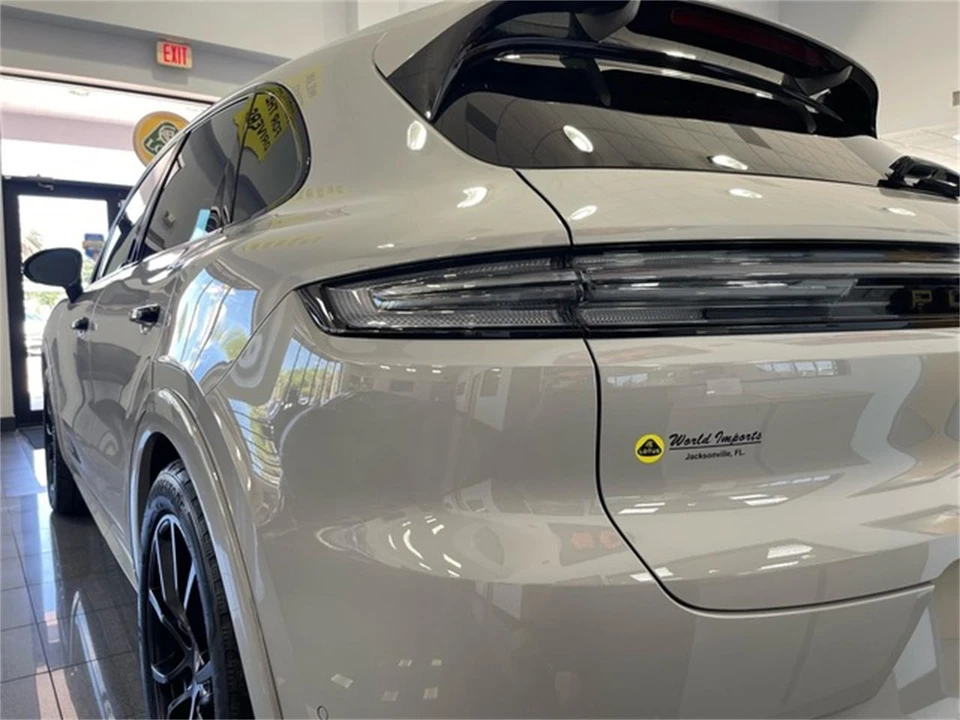 2025 Porsche 9Y0/9Y3 Cayenne - Image 15 of 31