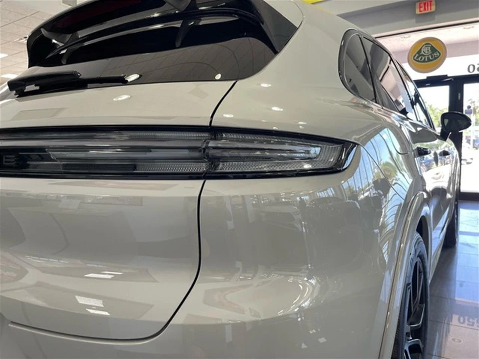 2025 Porsche 9Y0/9Y3 Cayenne - Image 17 of 31