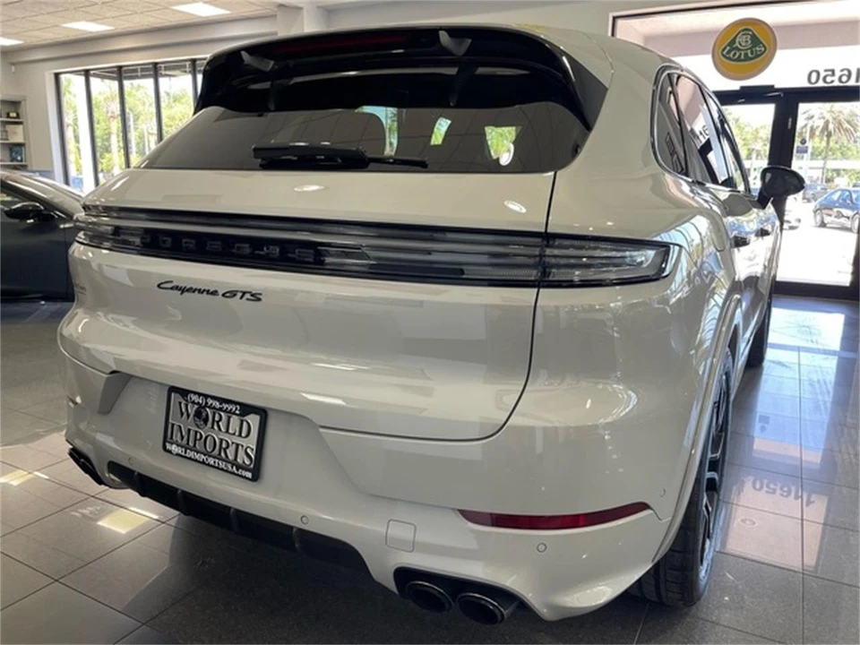 2025 Porsche 9Y0/9Y3 Cayenne - Image 18 of 31
