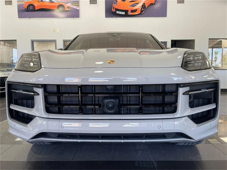 2025 Porsche 9Y0/9Y3 Cayenne - Image 8 of 31