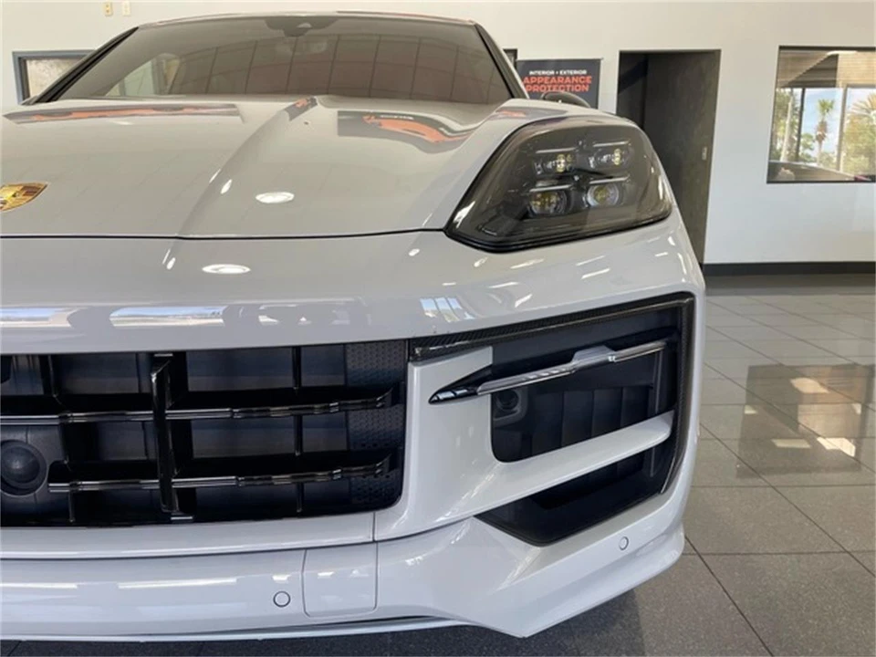 2025 Porsche 9Y0/9Y3 Cayenne - Image 10 of 31