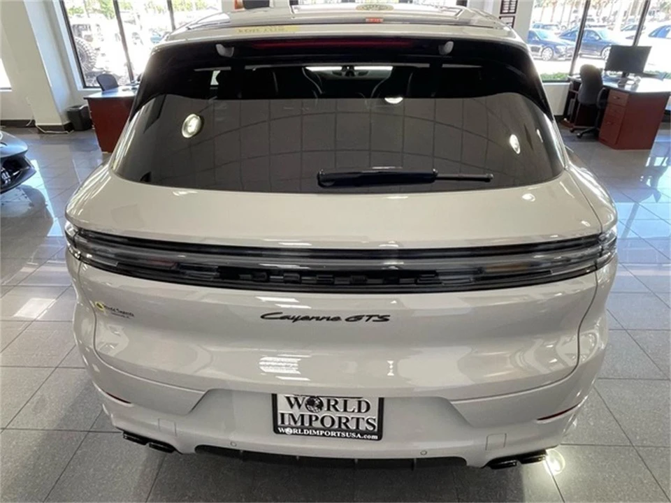 2025 Porsche 9Y0/9Y3 Cayenne - Image 4 of 31