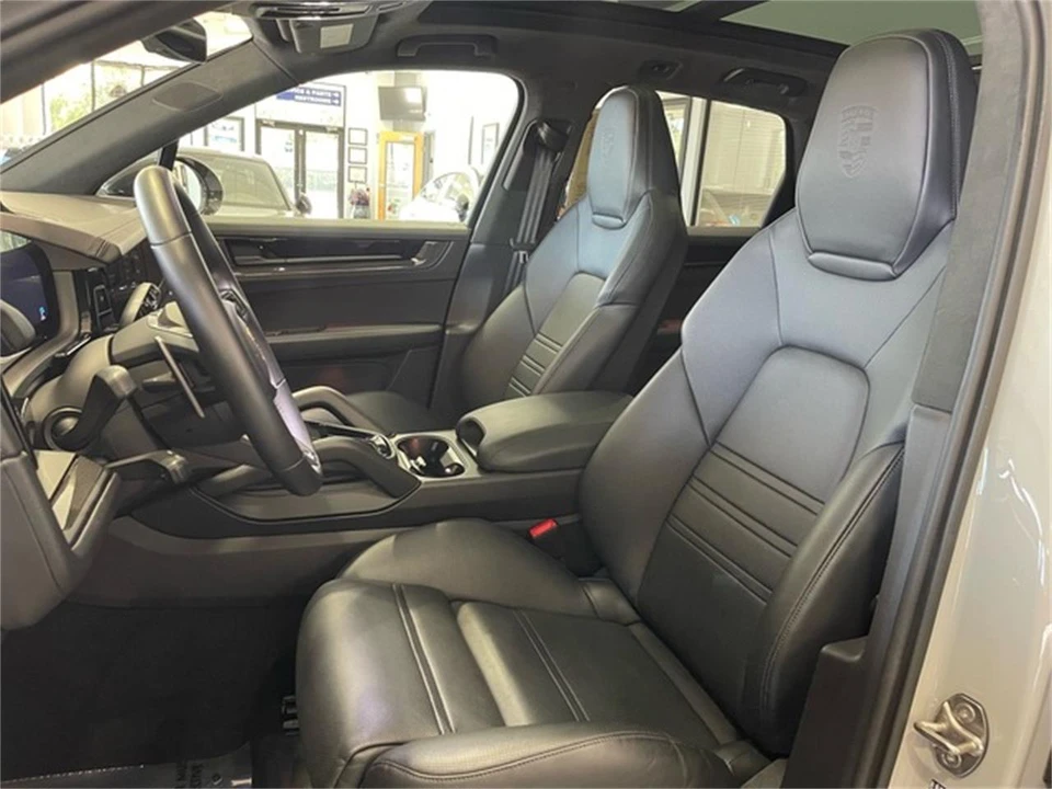 2025 Porsche 9Y0/9Y3 Cayenne - Image 26 of 31