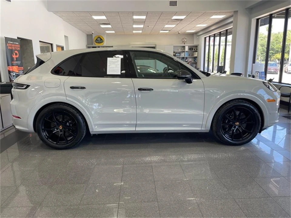 2025 Porsche 9Y0/9Y3 Cayenne - Image 6 of 31