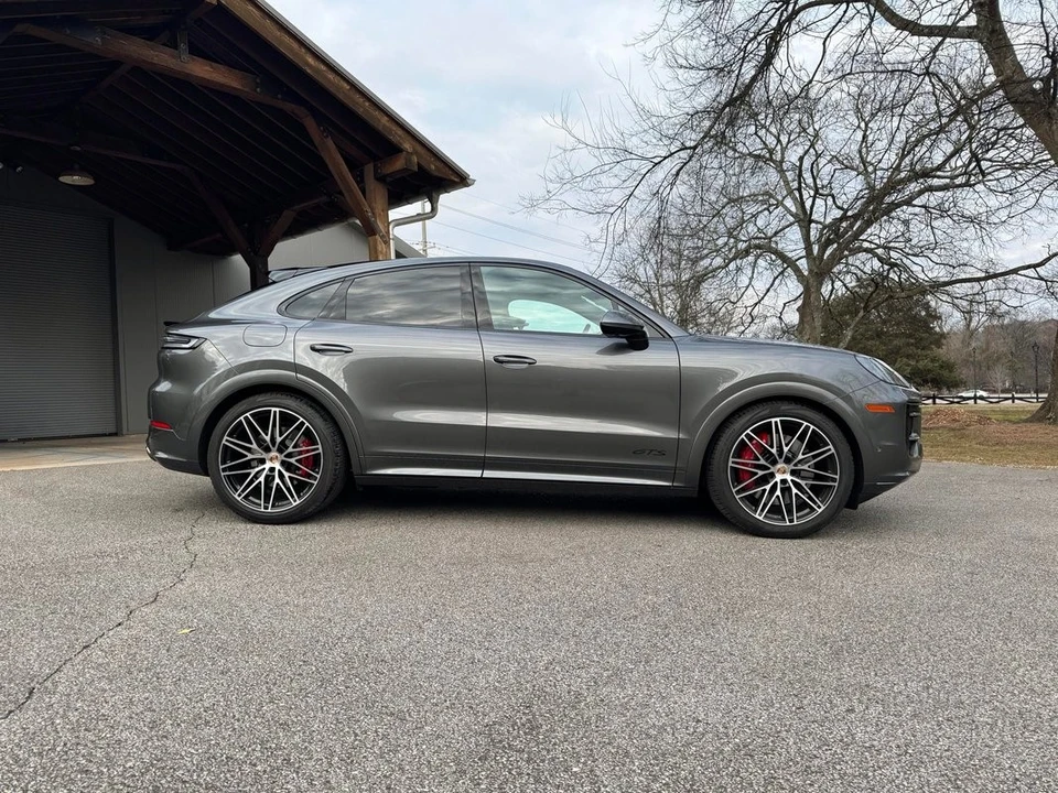 2025 Porsche 9Y0/9Y3 Cayenne - Image 3 of 31