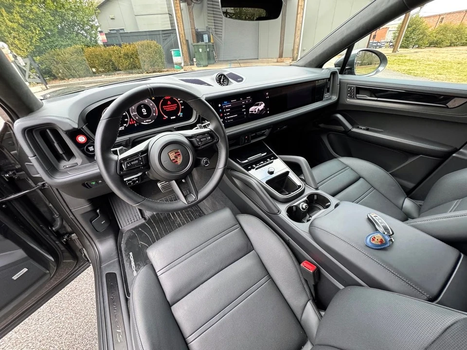 2025 Porsche 9Y0/9Y3 Cayenne - Image 20 of 31
