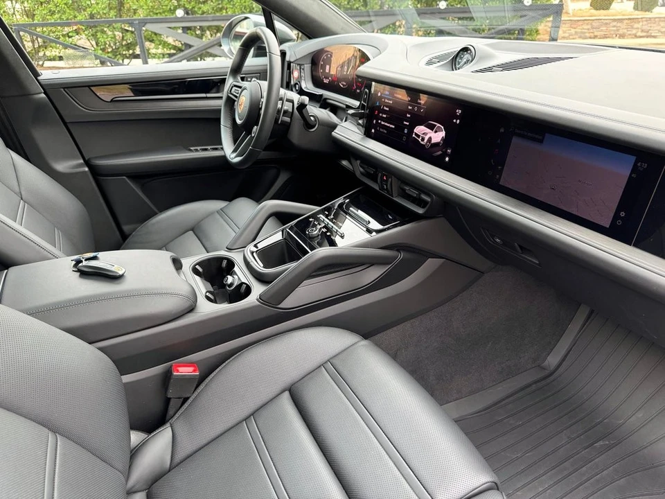 2025 Porsche 9Y0/9Y3 Cayenne - Image 26 of 31