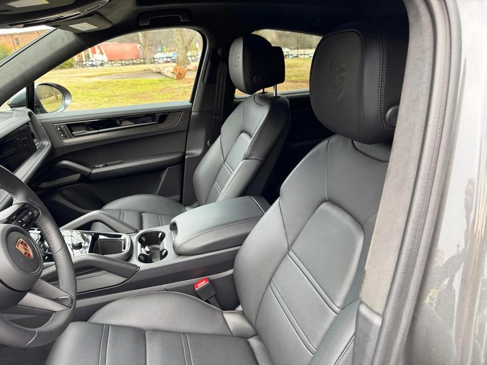 2025 Porsche 9Y0/9Y3 Cayenne - Image 15 of 31