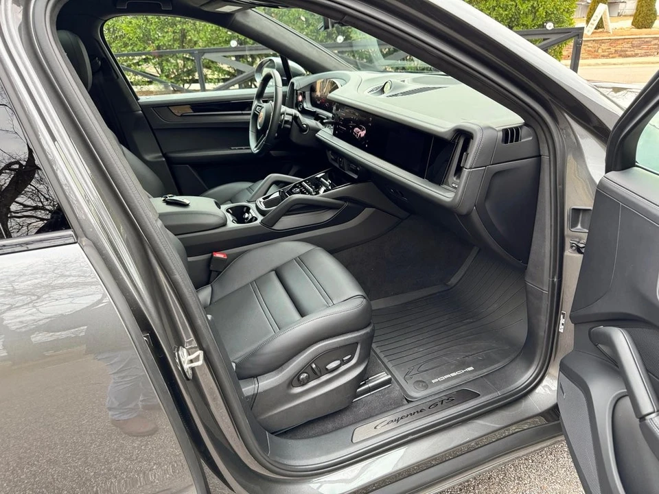 2025 Porsche 9Y0/9Y3 Cayenne - Image 25 of 31