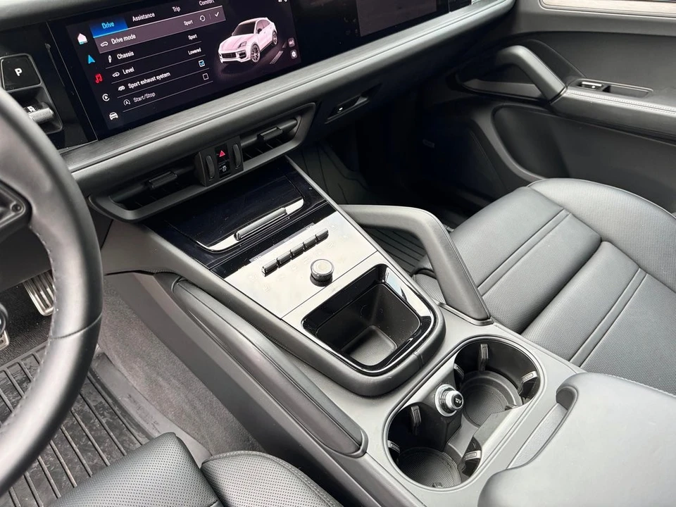 2025 Porsche 9Y0/9Y3 Cayenne - Image 19 of 31